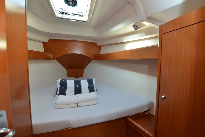 Book yachts online - sailboat - Cyclades 43.4 - Katarina II - rent