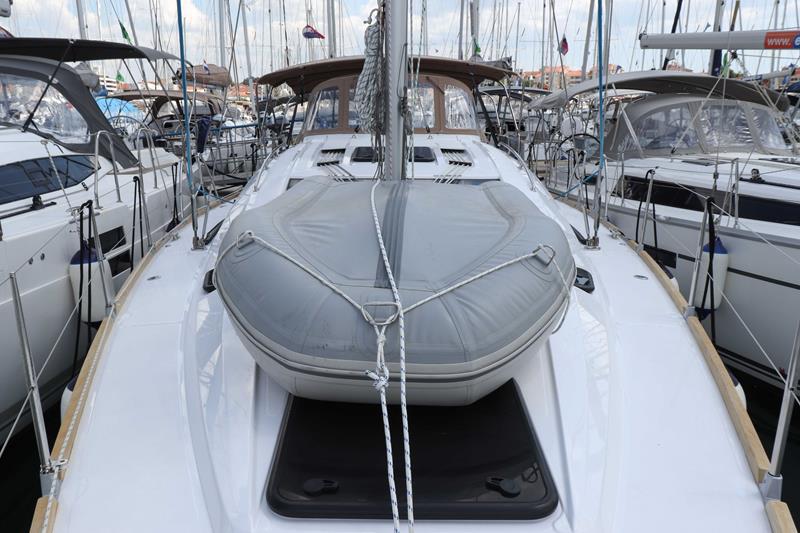 Book yachts online - sailboat - Elan 45 Impression - Casino Royale I - rent