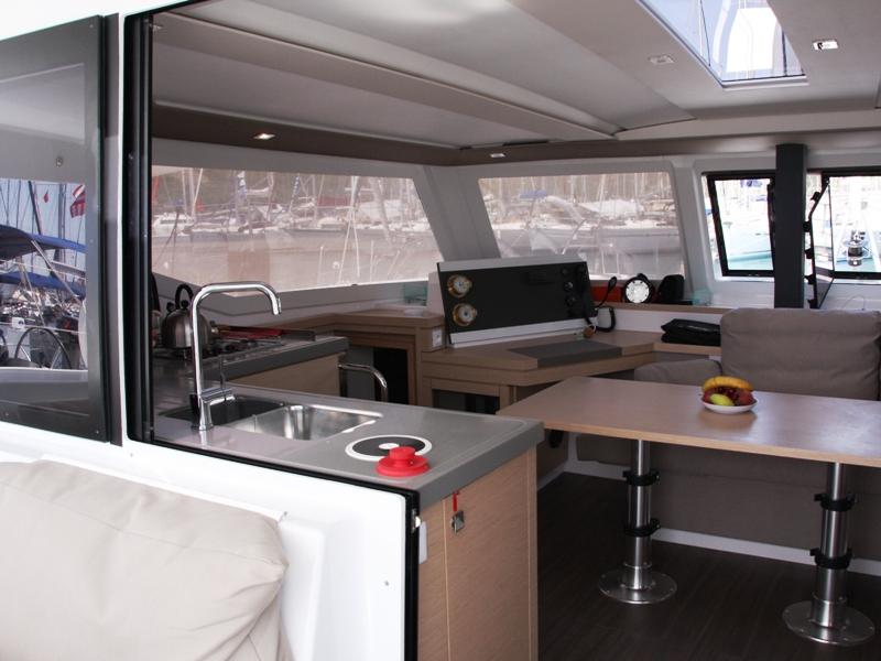 Book yachts online - catamaran - Lucia 40 - Sky Maria - rent