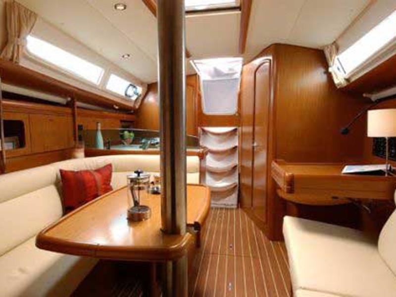 Book yachts online - sailboat - Sun Odyssey 36i - Schnecke - rent