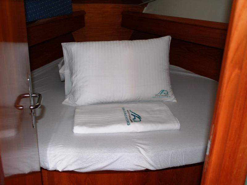 Book yachts online - sailboat - Sun Odyssey 37 - Kacamak - rent