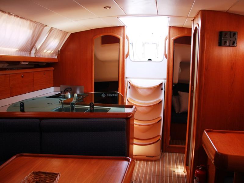 Book yachts online - sailboat - Sun Odyssey 37 - Kacamak - rent