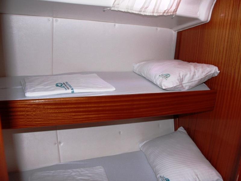 Book yachts online - sailboat - Bavaria 44 - Nil Mare - rent
