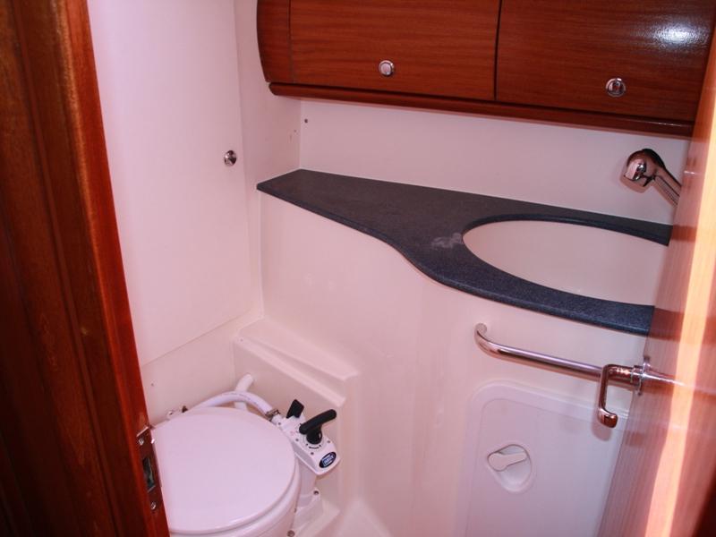 Book yachts online - sailboat - Bavaria 44 - Nil Mare - rent