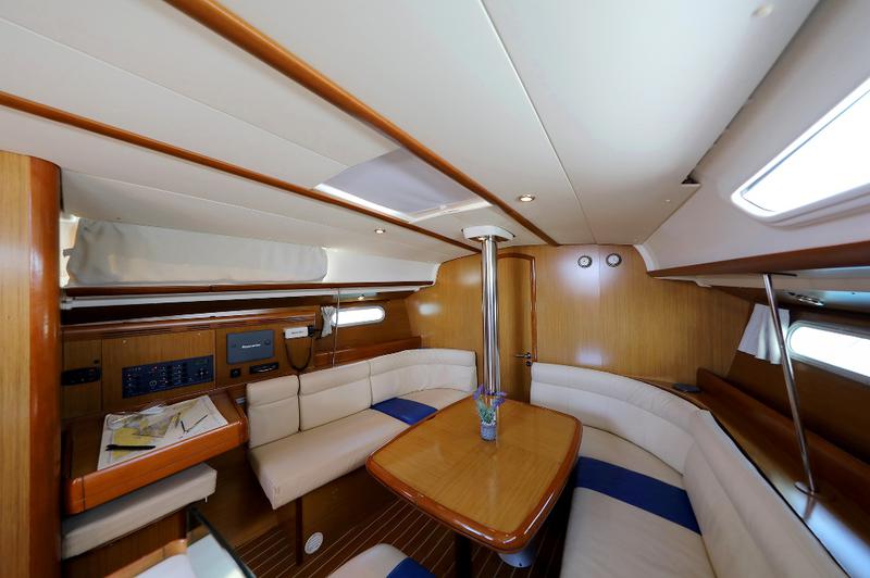 Book yachts online - sailboat - Sun Odyssey 39i - SVRSATA - rent