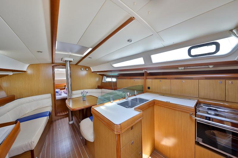 Book yachts online - sailboat - Sun Odyssey 39i - SVRSATA - rent