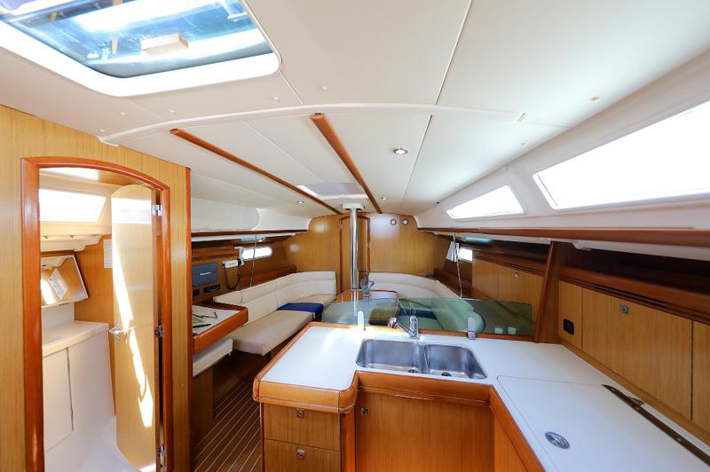 Book yachts online - sailboat - Sun Odyssey 39i - SVRSATA - rent