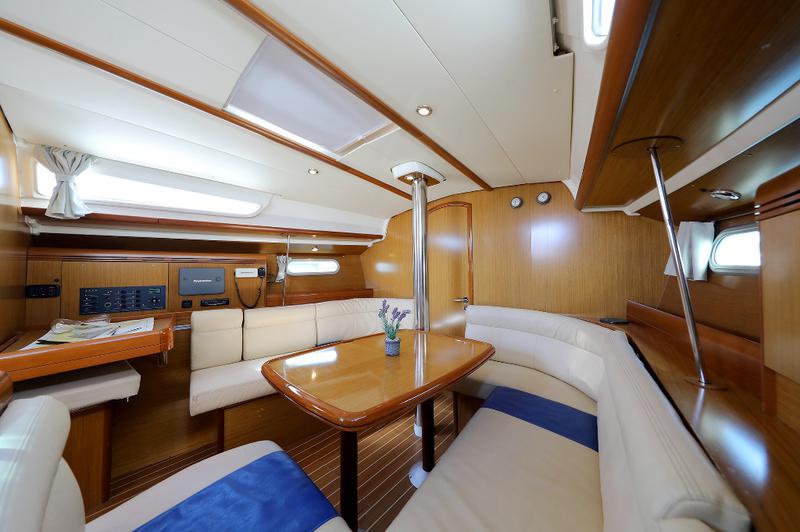 Book yachts online - sailboat - Sun Odyssey 39i - SVRSATA - rent