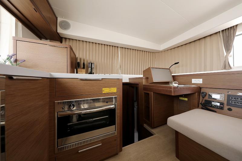 Book yachts online - catamaran - Lagoon 40 - WILD CAT - rent