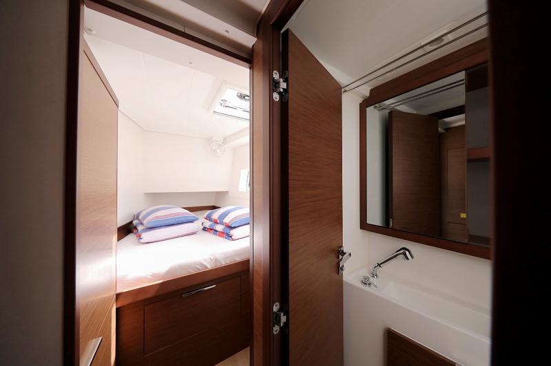 Book yachts online - catamaran - Lagoon 40 - WILD CAT - rent