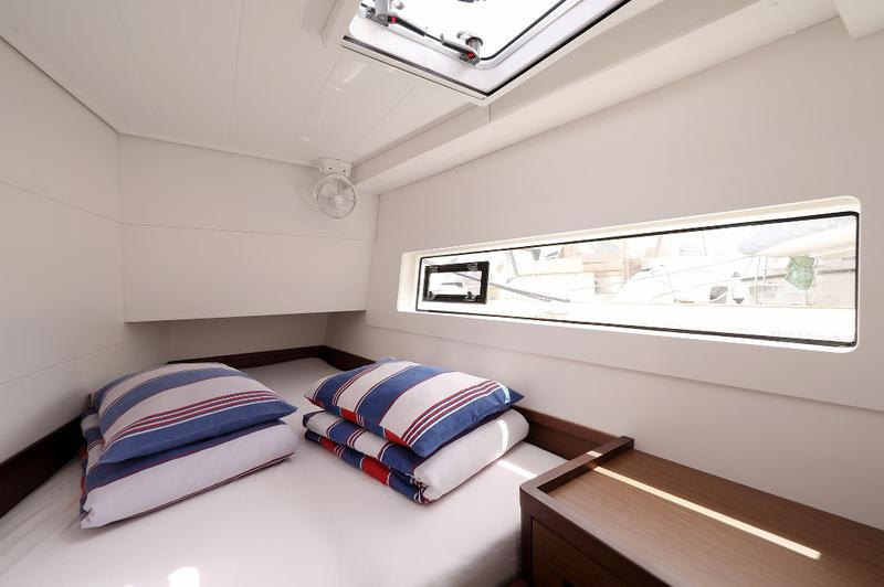 Book yachts online - catamaran - Lagoon 40 - WILD CAT - rent