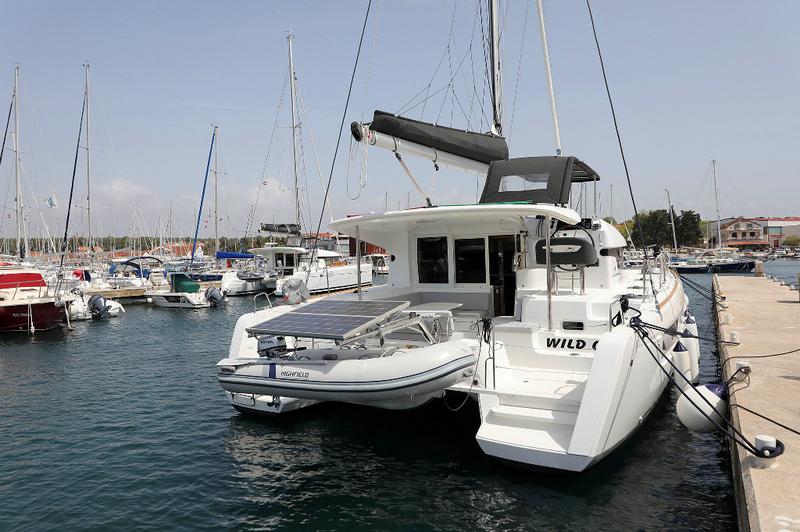 Book yachts online - catamaran - Lagoon 40 - WILD CAT - rent