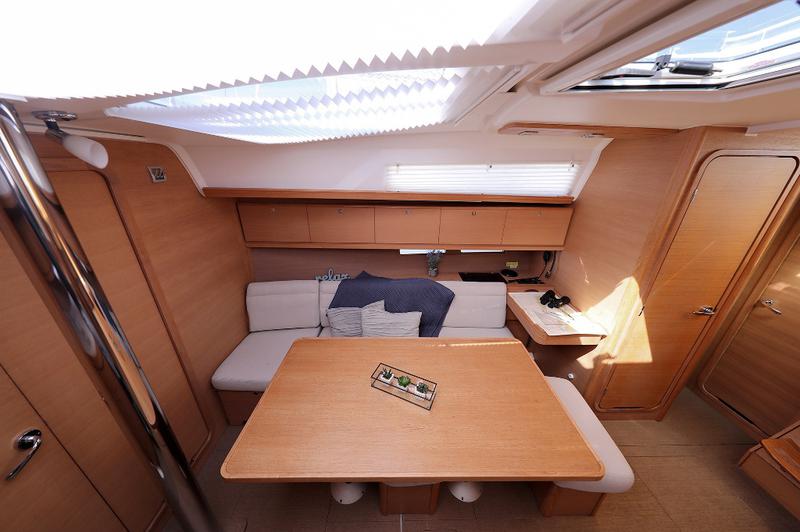 Book yachts online - sailboat - Dufour 382 Grand Large - PHONIX - rent