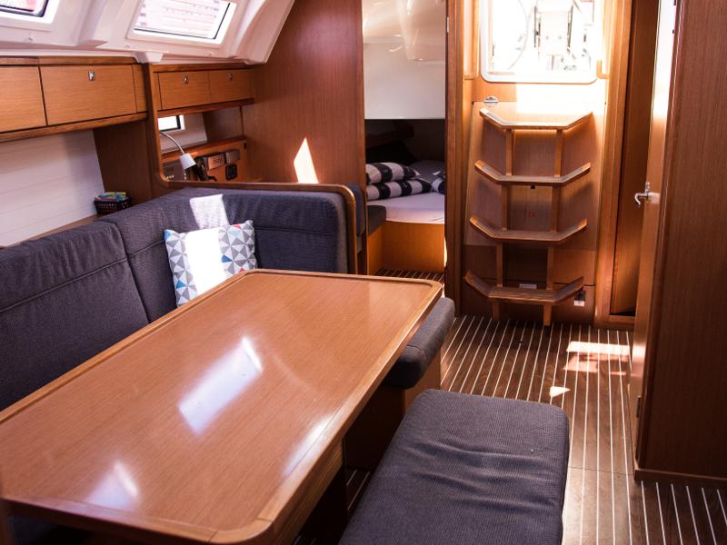 Book yachts online - sailboat - Bavaria Cruiser 41 - STAR SISSI - rent