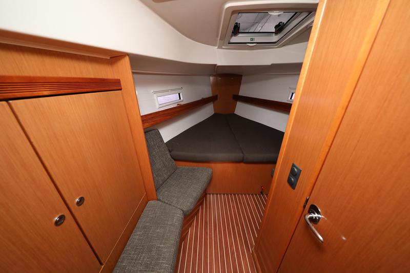 Book yachts online - sailboat - Bavaria Cruiser 40S - SILVER ARROW - rent