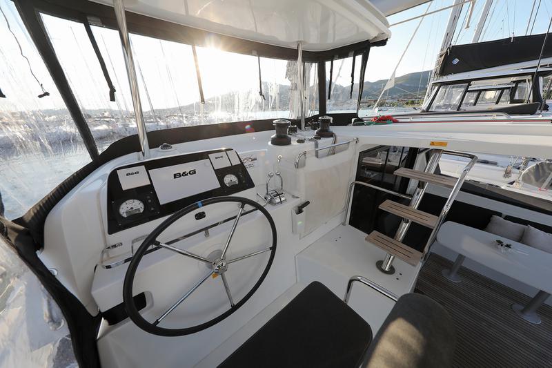 Book yachts online - catamaran - Lagoon 42 - LA MAR - rent
