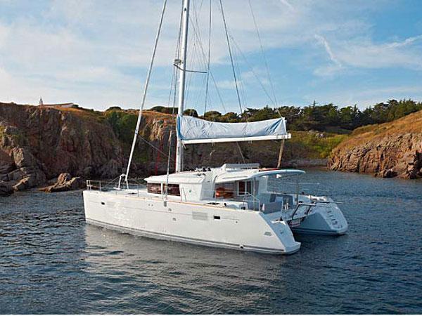 Book yachts online - catamaran - Lagoon 450 - MIRA V - rent