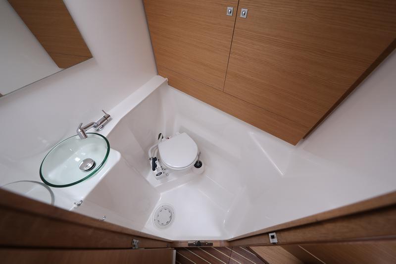 Book yachts online - sailboat - Dufour 460 Grand Large * - CARINA - rent