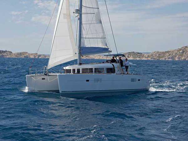 Book yachts online - catamaran - Lagoon 400 - LA BOHEME - rent