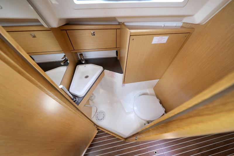 Book yachts online - sailboat - Bavaria Cruiser 34 - ARIZONA - rent