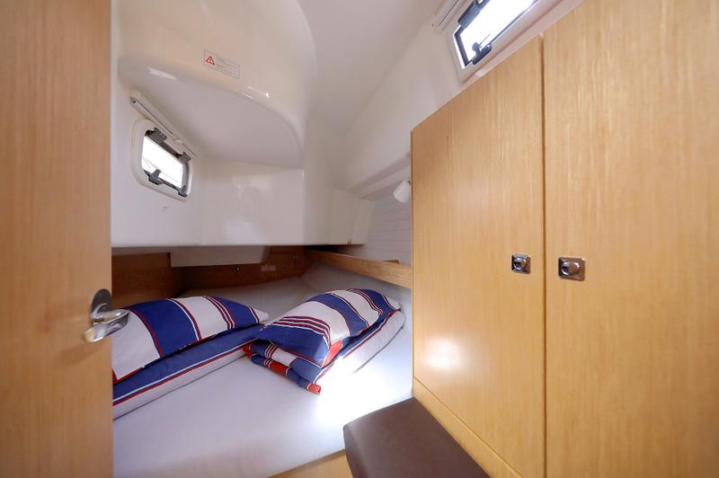 Book yachts online - sailboat - Bavaria Cruiser 34 - ARIZONA - rent