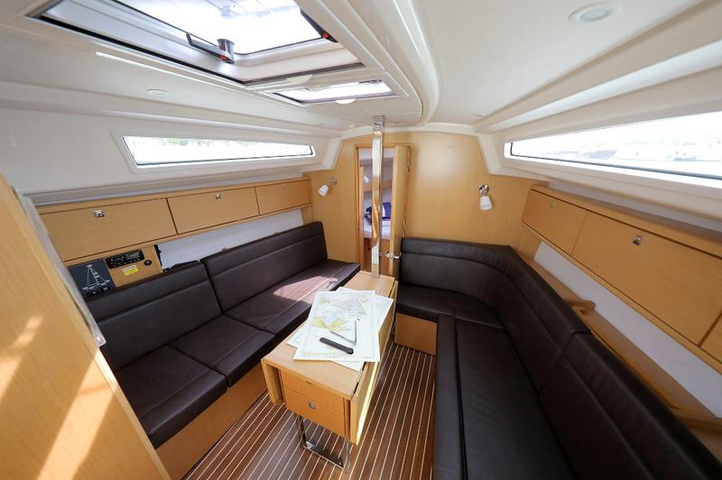 Book yachts online - sailboat - Bavaria Cruiser 34 - ARIZONA - rent