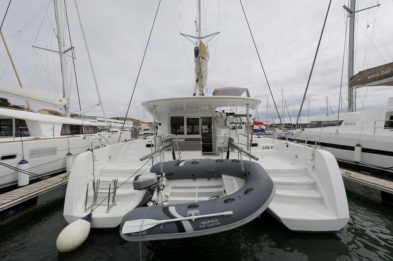 Book yachts online - catamaran - Lagoon 39 - LILLA V - rent