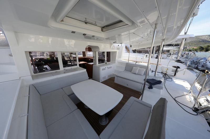 Book yachts online - catamaran - Lagoon 450 - DORKA V - rent