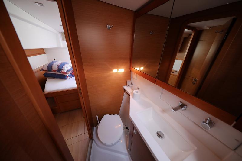 Book yachts online - catamaran - Lagoon 450 - DORKA V - rent