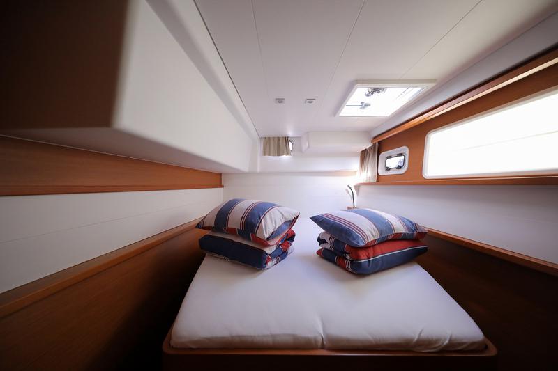 Book yachts online - catamaran - Lagoon 450 - DORKA V - rent