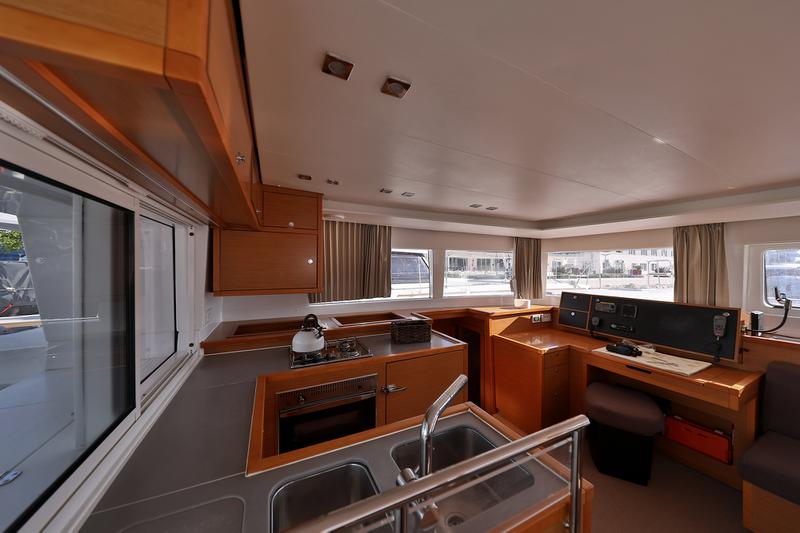 Book yachts online - catamaran - Lagoon 450 - DORKA V - rent