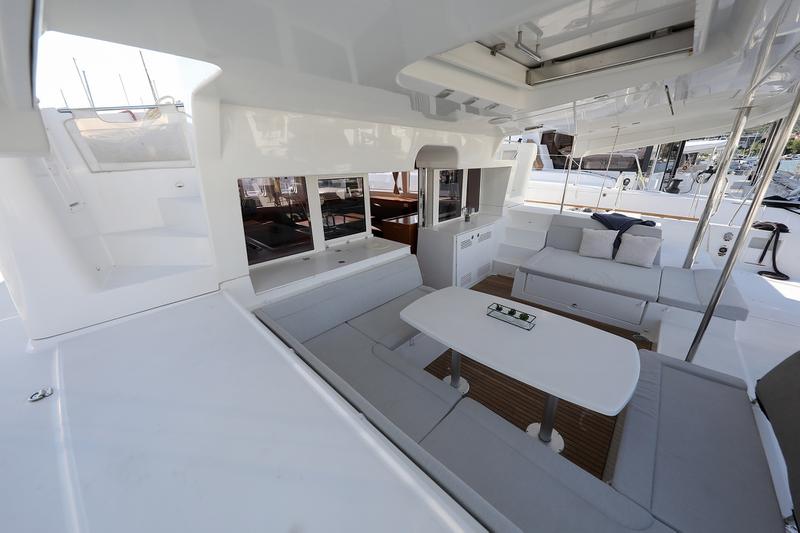 Book yachts online - catamaran - Lagoon 450 - DORKA V - rent