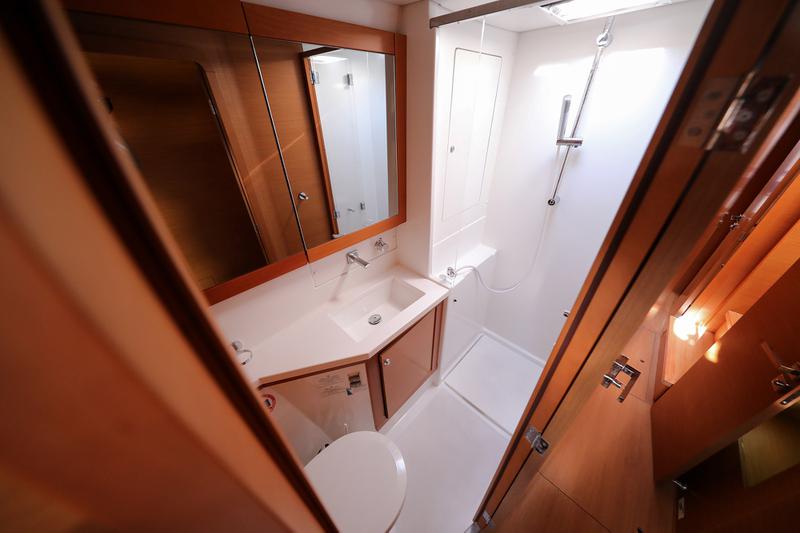Book yachts online - catamaran - Lagoon 450 - DORKA V - rent