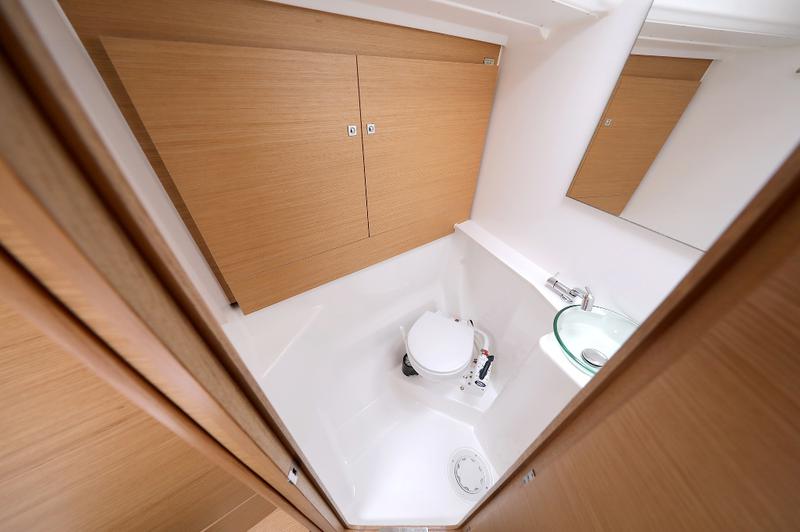 Book yachts online - sailboat - Dufour 460 Grand Large - CHUCK - rent