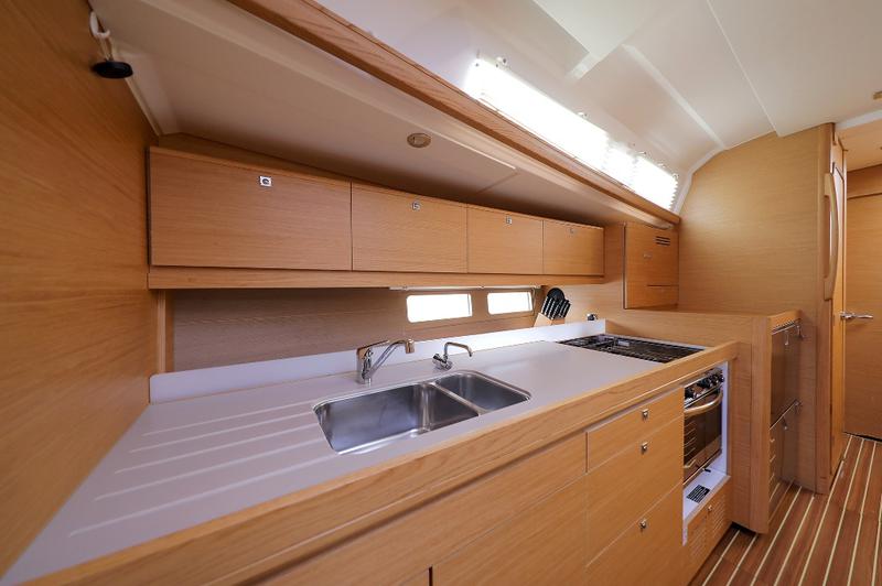 Book yachts online - sailboat - Dufour 460 Grand Large - CHUCK - rent