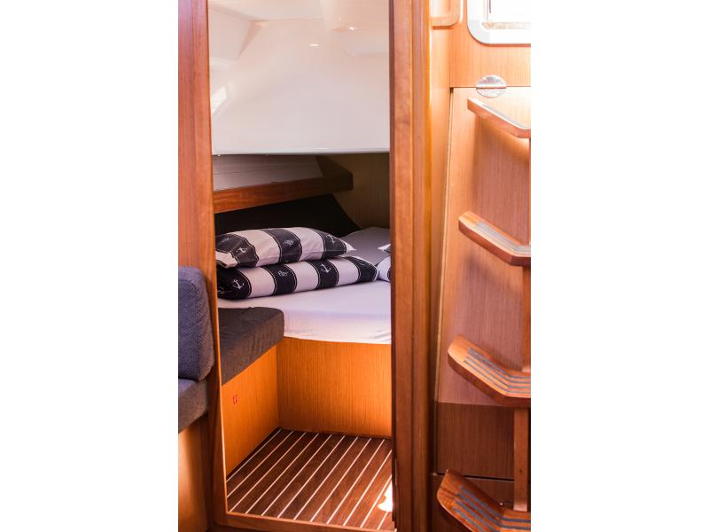 Book yachts online - sailboat - Bavaria Cruiser 41 - STAR KLEO - rent
