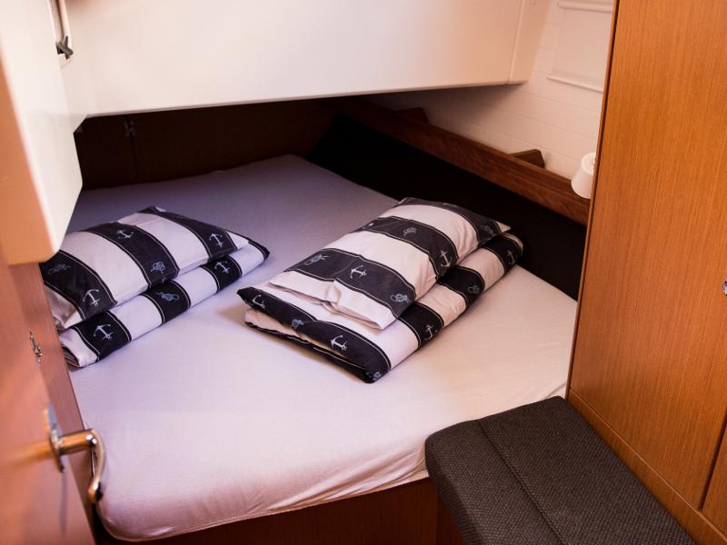 Book yachts online - sailboat - Bavaria Cruiser 41 - STAR KLEO - rent