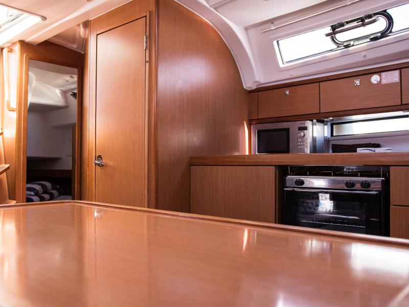 Book yachts online - sailboat - Bavaria Cruiser 41 - STAR KLEO - rent