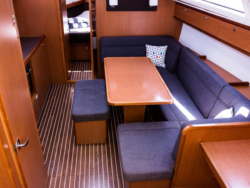 Book yachts online - sailboat - Bavaria Cruiser 41 - STAR KLEO - rent