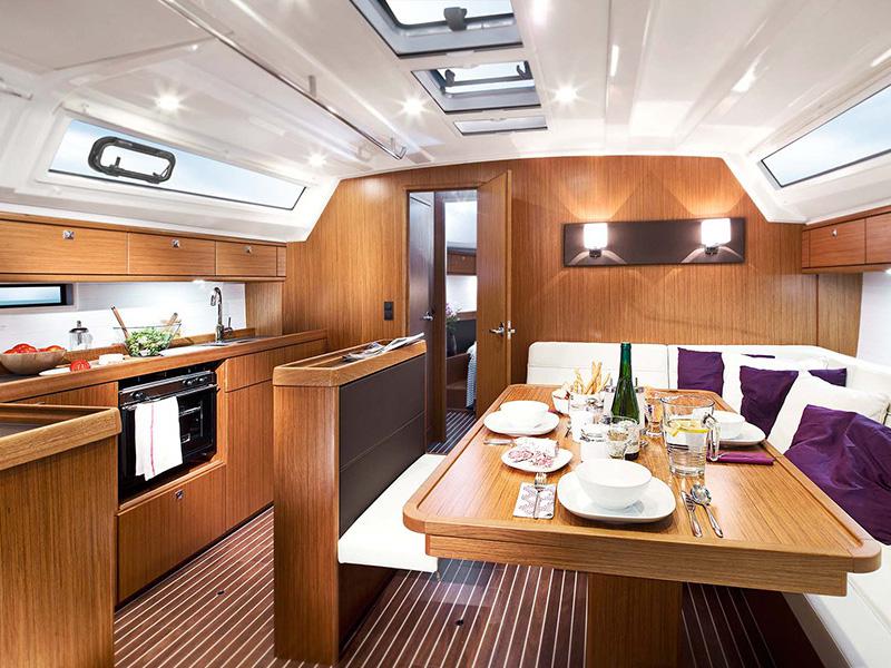 Book yachts online - sailboat - Bavaria Cruiser 46 - SUNRISE II - rent