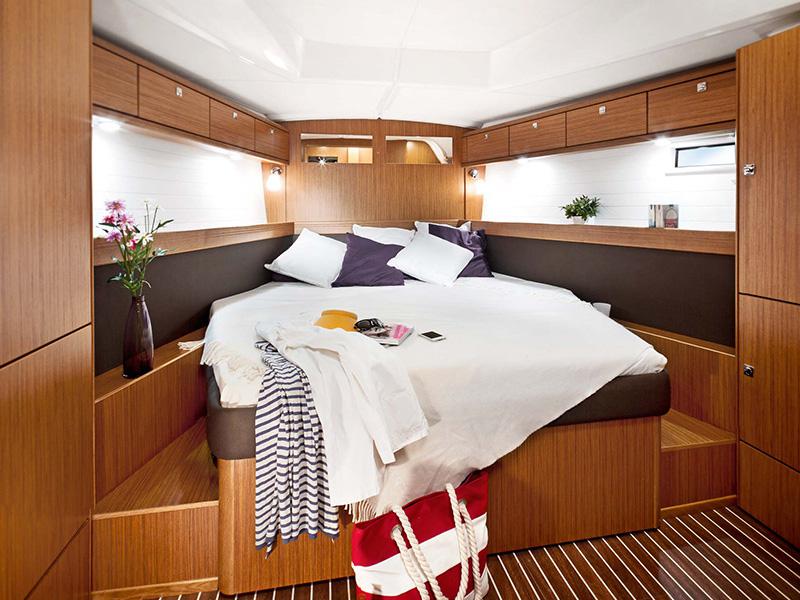 Book yachts online - sailboat - Bavaria Cruiser 46 - SUNRISE II - rent