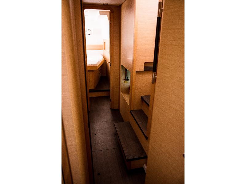 Book yachts online - catamaran - Lagoon 400 S2 - KINGA V - rent