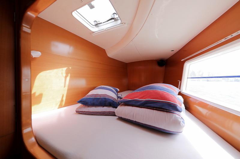 Book yachts online - catamaran - Lagoon 380 S2 - LOVE SONG - rent