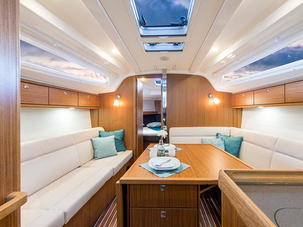 Book yachts online - sailboat - Bavaria Cruiser 37 - SUN COURSE - rent
