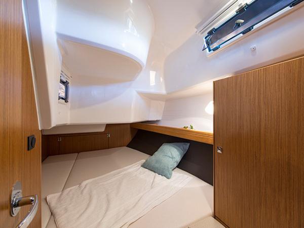 Book yachts online - sailboat - Bavaria Cruiser 37 - SUN COURSE - rent