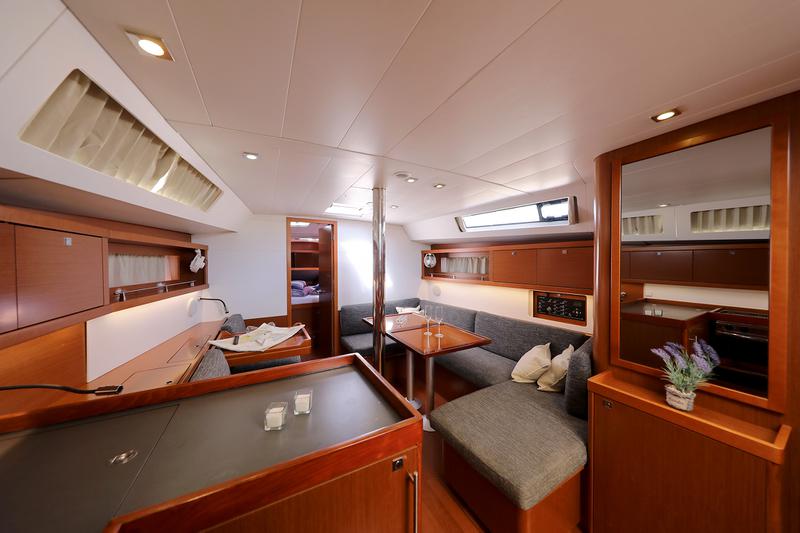 Book yachts online - sailboat - Oceanis 41 - ZYNTHA - rent