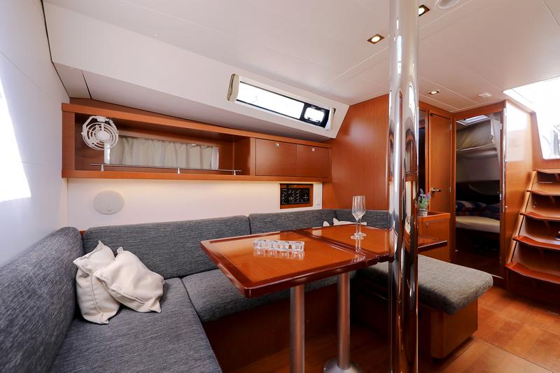Book yachts online - sailboat - Oceanis 41 - ZYNTHA - rent
