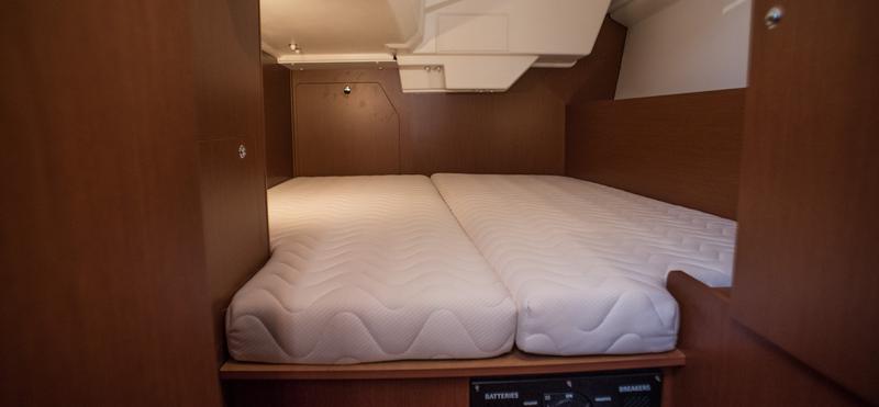Book yachts online - sailboat - Oceanis 38.1 - SIRINA - rent