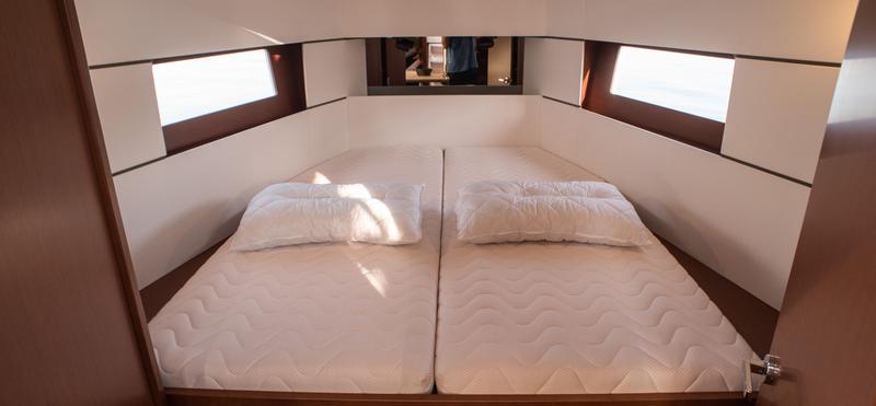 Book yachts online - sailboat - Oceanis 38.1 - SIRINA - rent