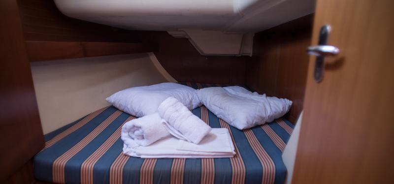 Book yachts online - sailboat - Dufour 385 - IRO - rent